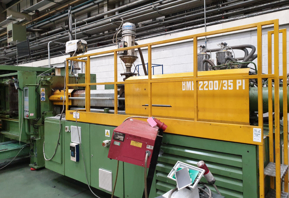 Presse à injecter BMB KW35PI/2200