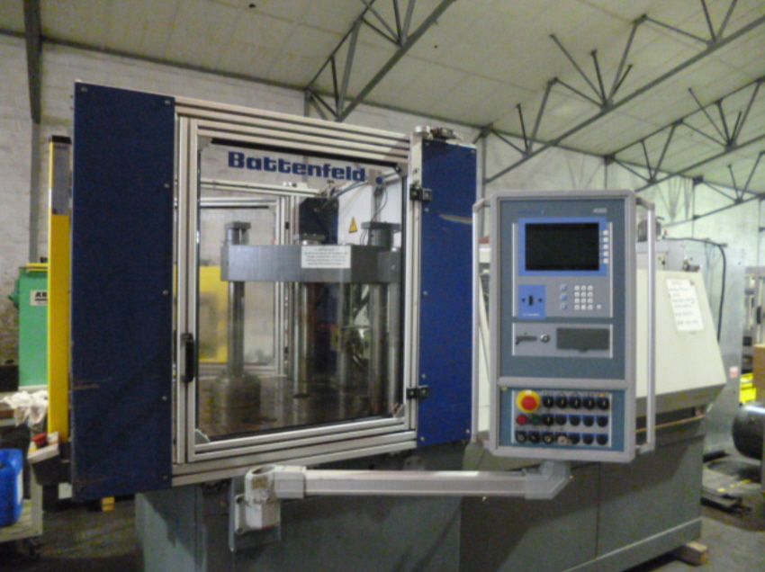 Presse à injecter BATTENFELD 75T BA 750 V / 315 H R2 UNILOG 4000 BF