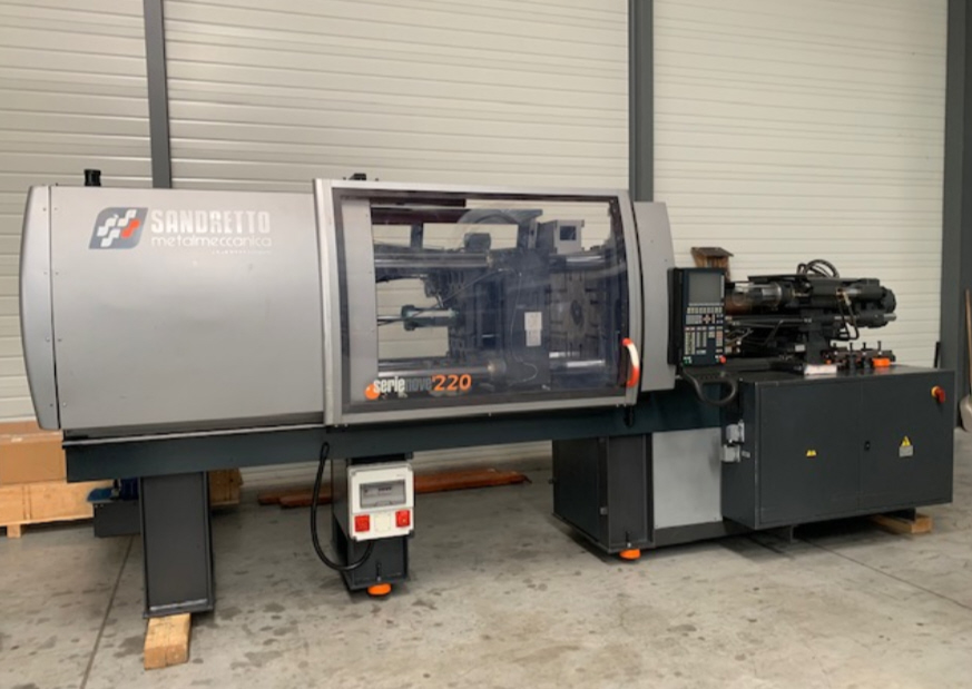 Presse à injecter SANDRETTO 220T NOVE S SEF 2000