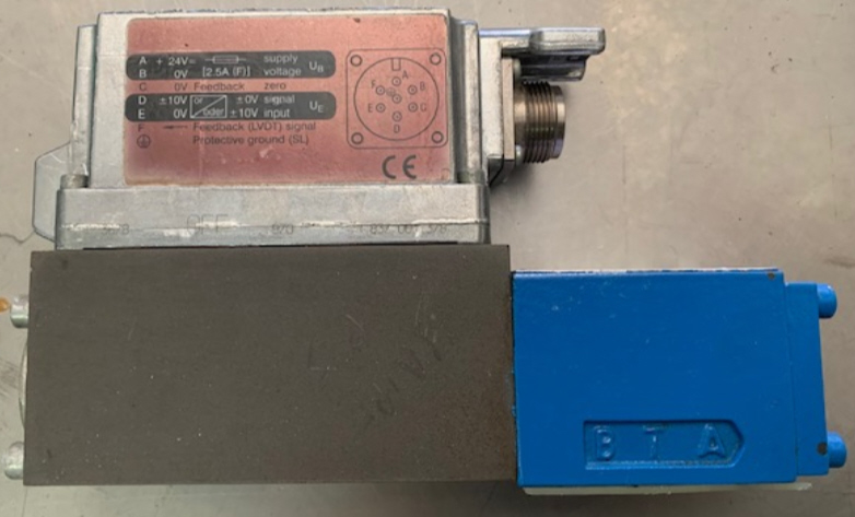 NOMBREUSES PIECES DETACHEES